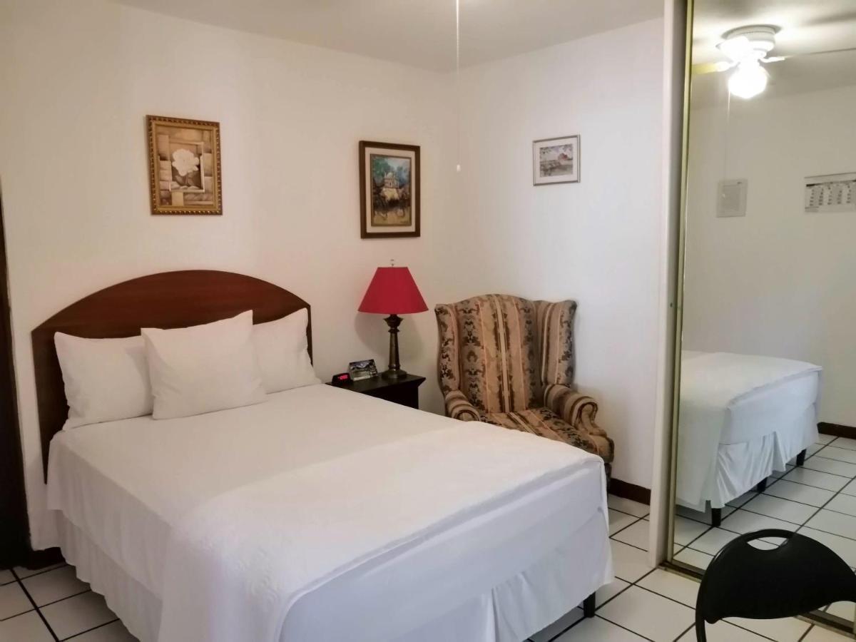 Novohostal B&B Guatemala City Екстер'єр фото