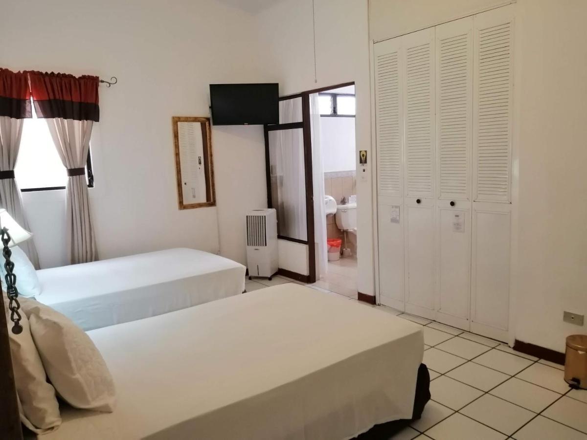 Novohostal B&B Guatemala City Екстер'єр фото