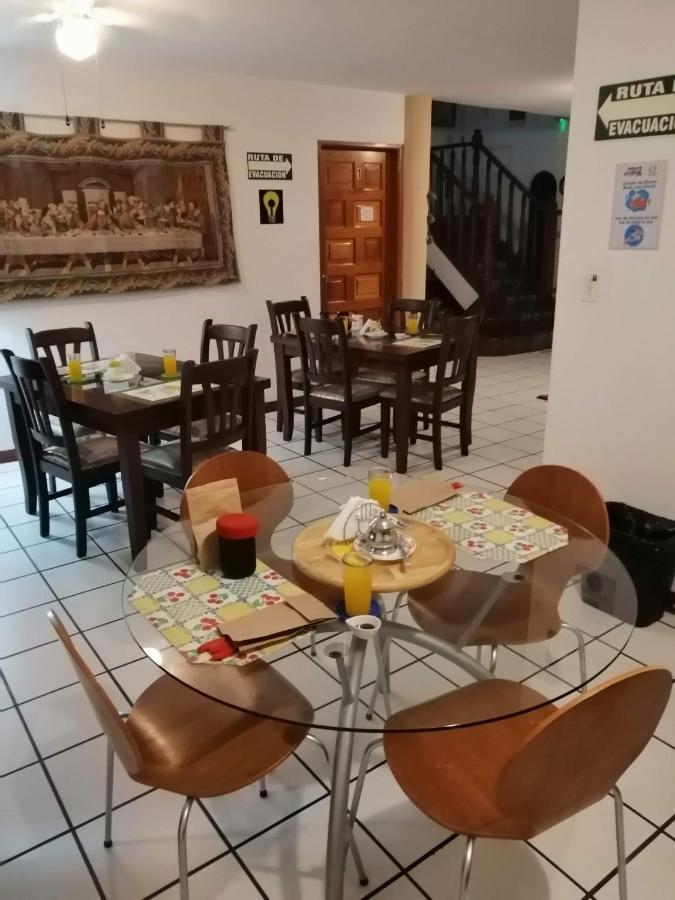 Novohostal B&B Guatemala City Екстер'єр фото