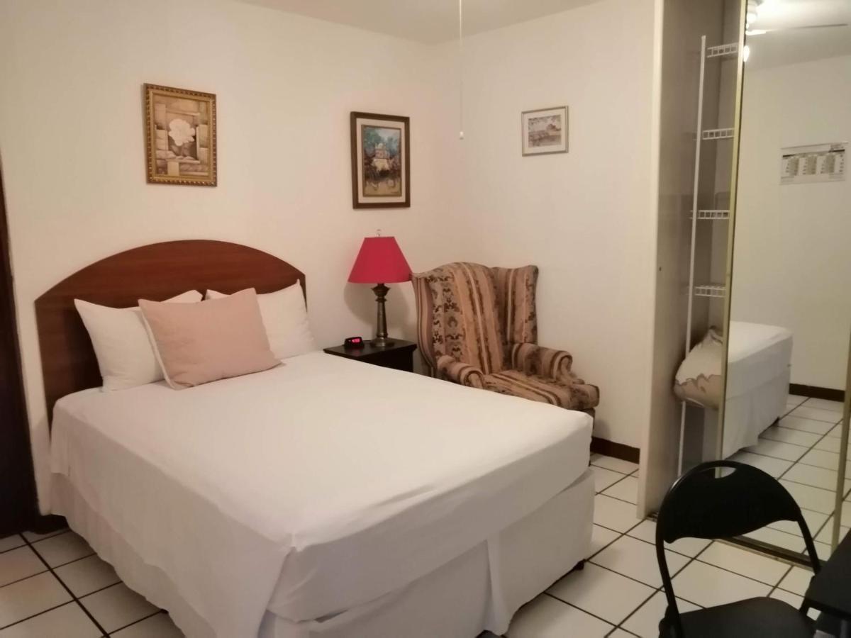 Novohostal B&B Guatemala City Екстер'єр фото