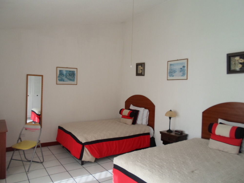 Novohostal B&B Guatemala City Екстер'єр фото