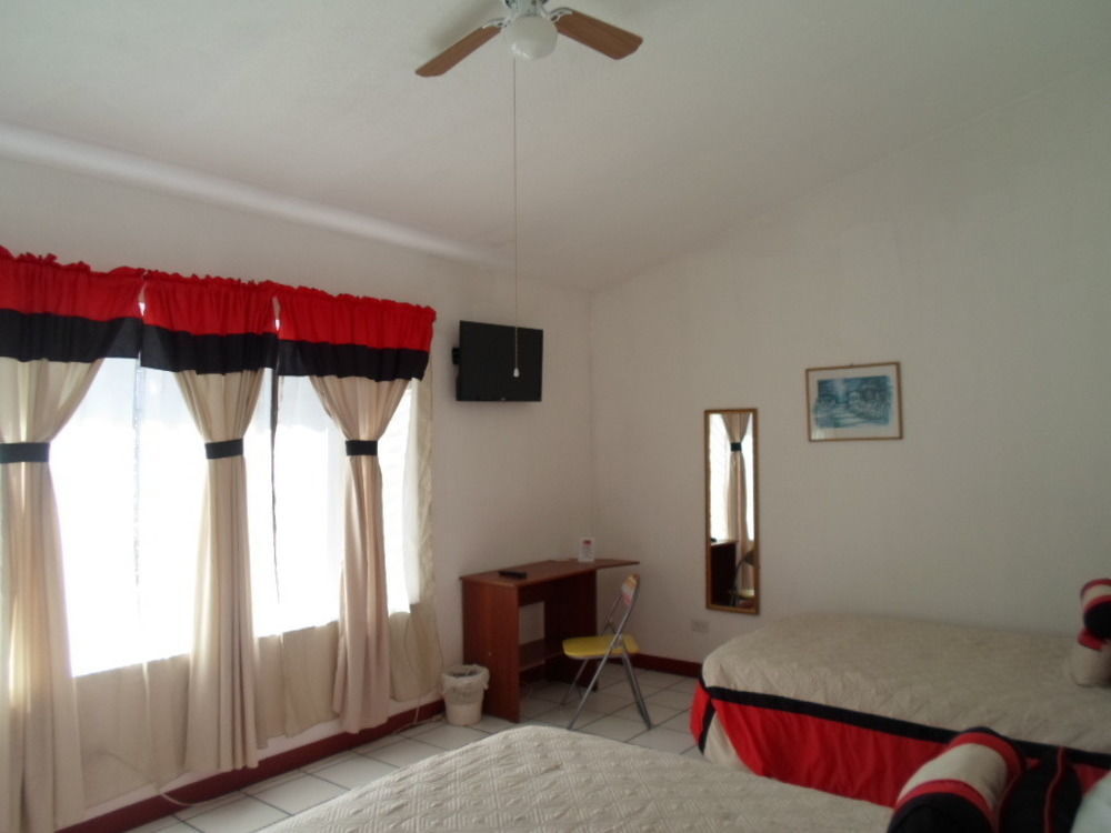Novohostal B&B Guatemala City Екстер'єр фото