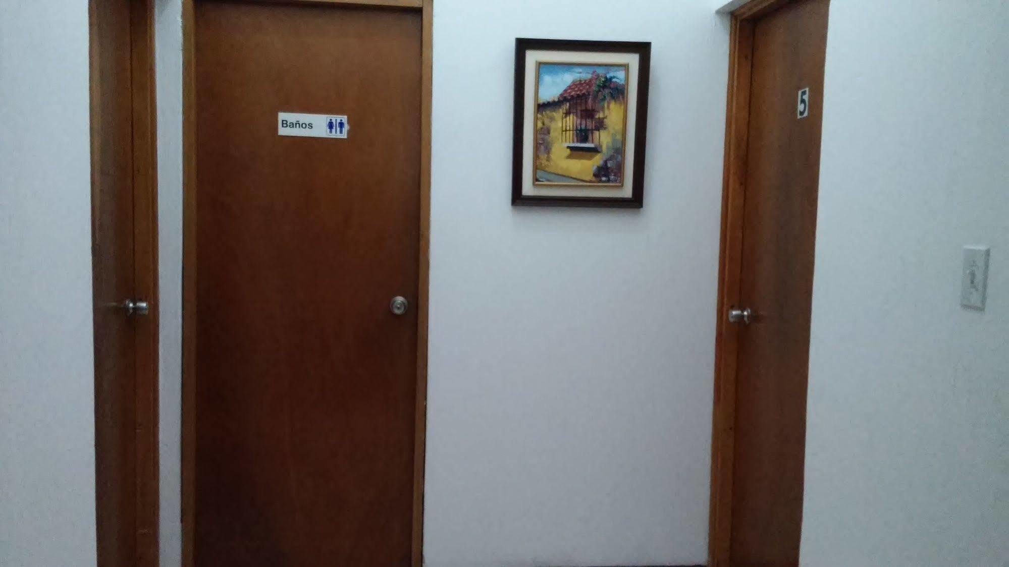 Novohostal B&B Guatemala City Екстер'єр фото